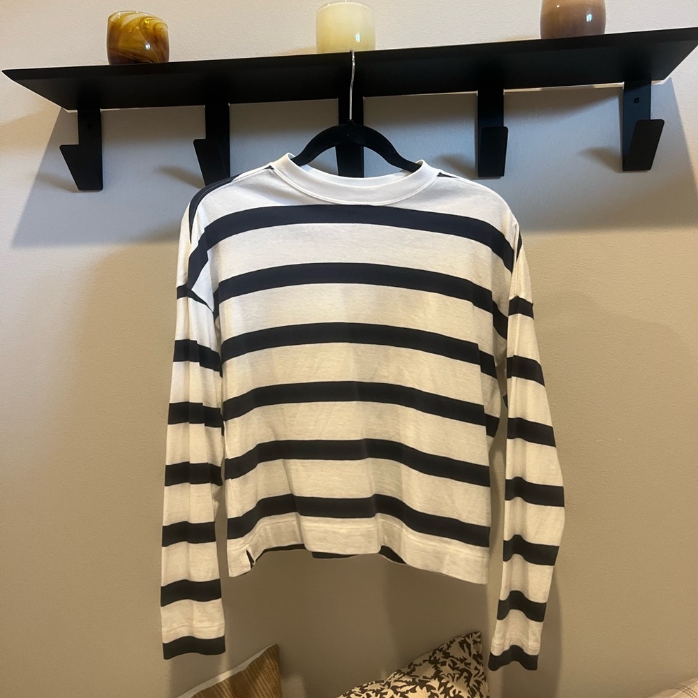 AYR Half Day long sleeve tee. Color CouCou - Picture 7 of 7